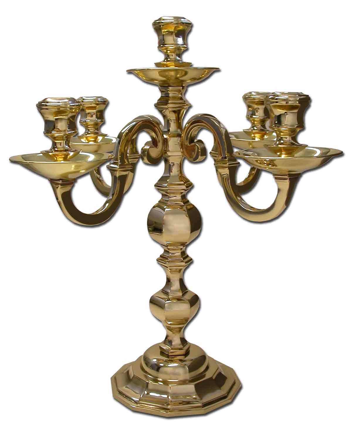 Candelabro de bronce pulido para cinco velas